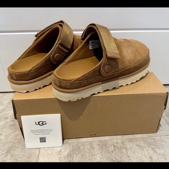 Ugg Chestnut Goldenstar Clog Slipper - Picture 2 of 3